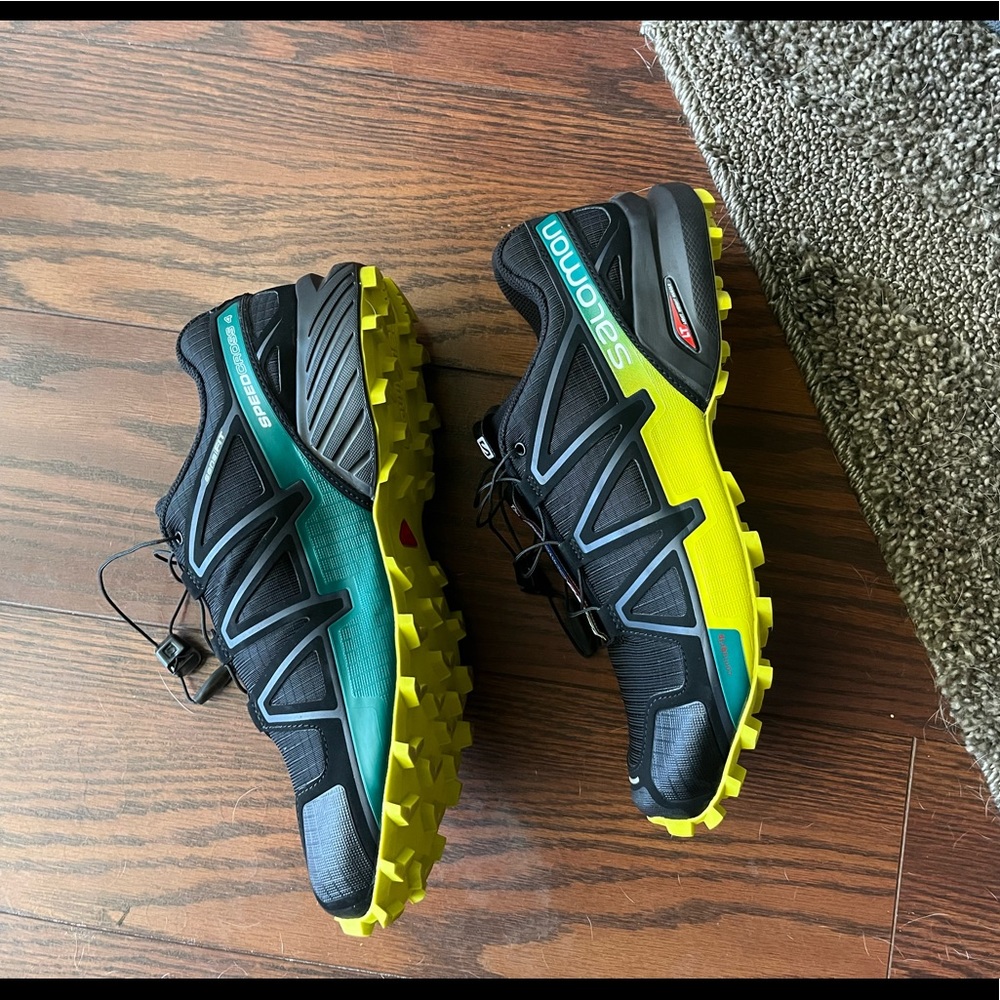 NWOT Salomon speed cross trail shoes